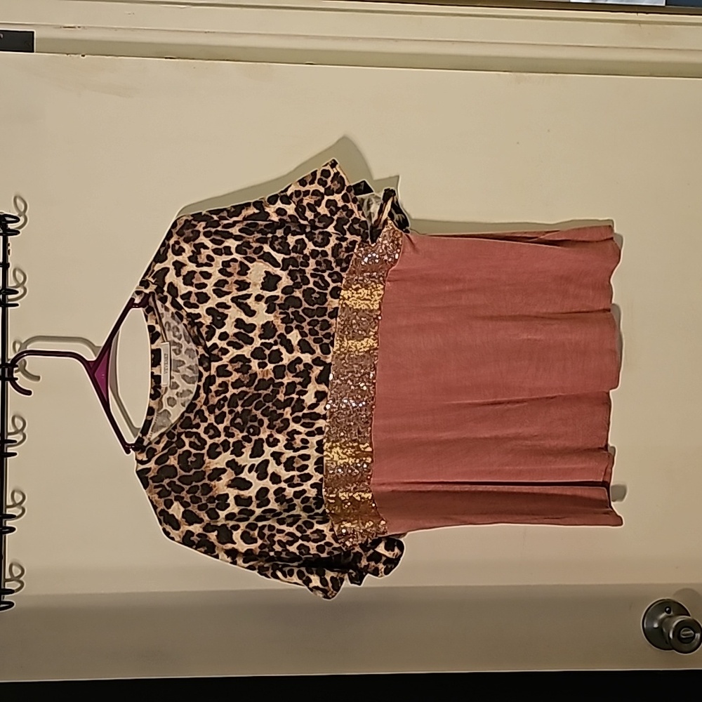 Veveret cheetah sequin top